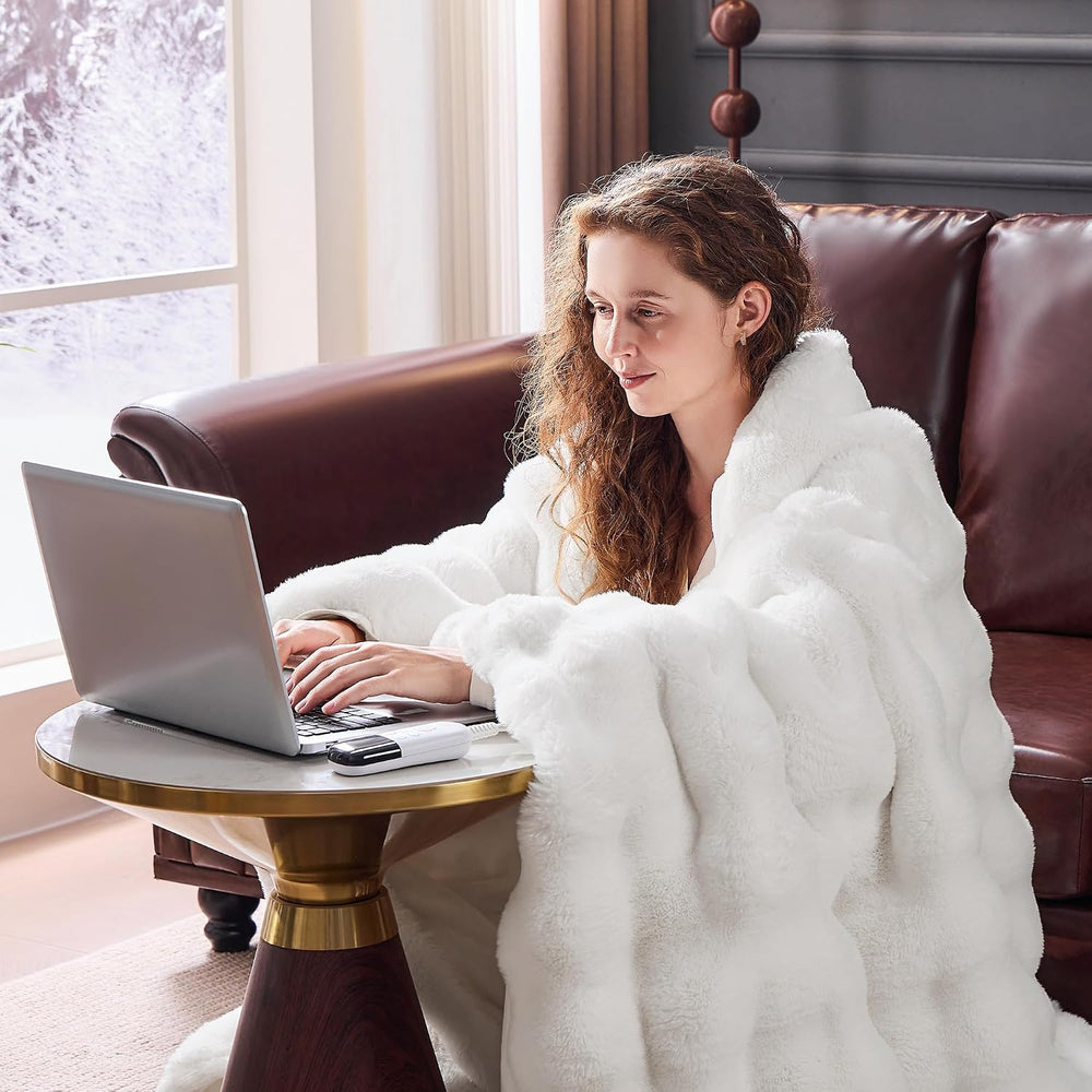 Faux Fur Cozy Heated Blanket Twin Size,White,62"x84"