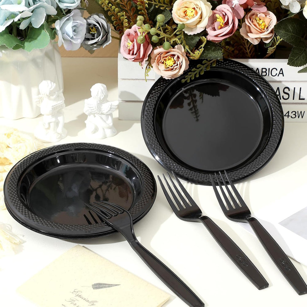 Hushee 600 Pcs Black Plastic Dessert Plates 6'' with Forks 7''...