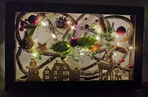 SHATCHI 40cm LED Pre-Lit Decorated with Leaves Pine Cones Berries 3D Nordic Christmas Scene Rectangle Shape Wooden Frame Tabletop Decorations Xmas Ornament Gifts