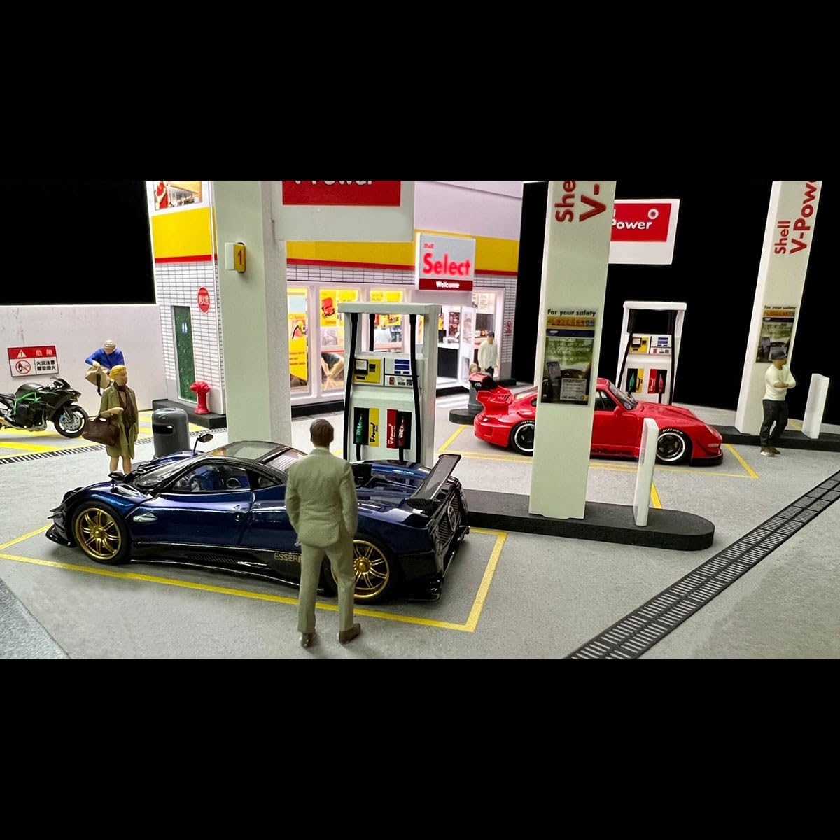 1/64 Diorama Display Case Gas Station with LED Lights, Gas Station Architecture Scene DIY Miniature Building Model for Teens (Cars & Figures Not Included)