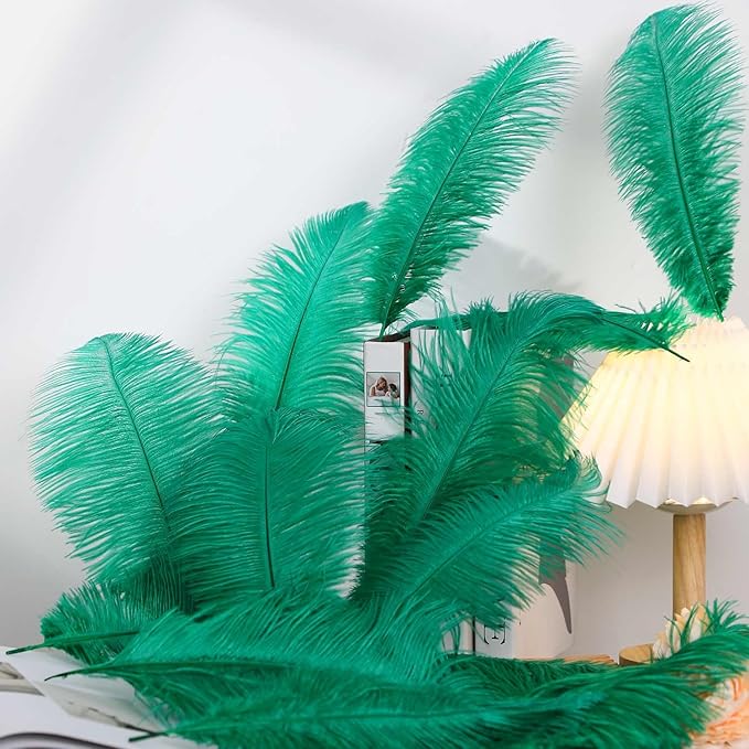 YAKRUNA 30PCS Green Ostrich Feathers Bulk 12-14 Inches for Centerpieces for Wedding Birthday Gatsby Party, Decorative Plumes for Vase & Table & Christmas Tree Decor (30-35cm, Green)