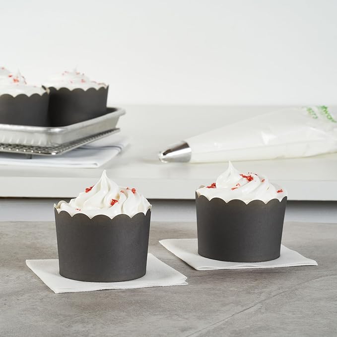 Panificio 10 Ounce Cupcake Wrappers, 200 Scalloped Baking Cups - Oven-Ready, Greaseproof, Gray Paper Cupcake Liners, Disposable, For Birthdays, Baby Showers, Or Weddings - Restaurantware (200 Pack)