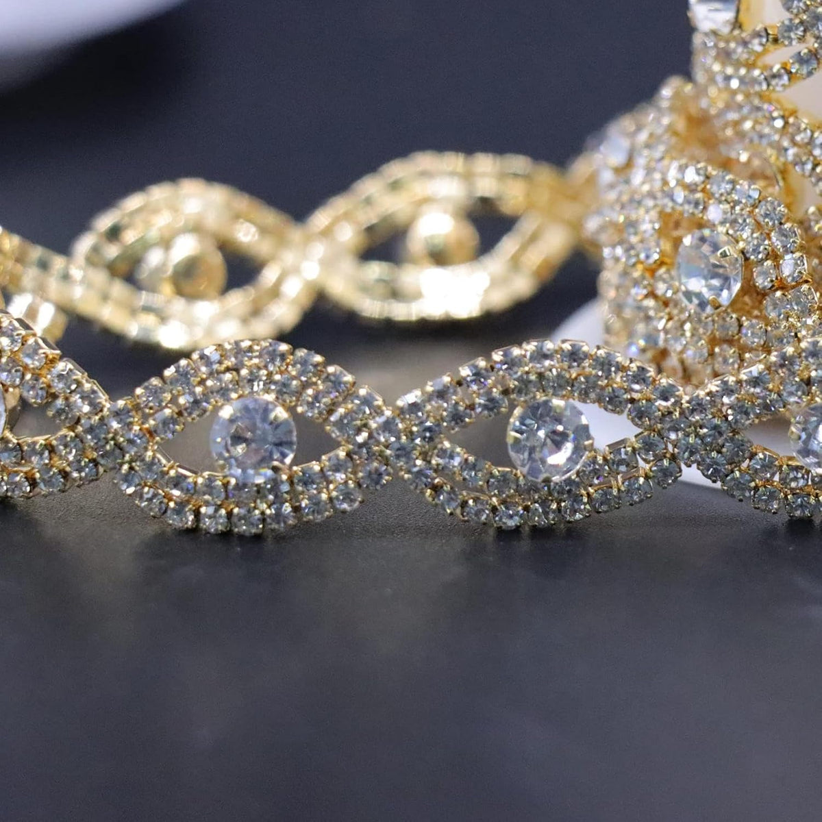 jerler 2 yards crystal 2mm rhinestone trim close shown in use