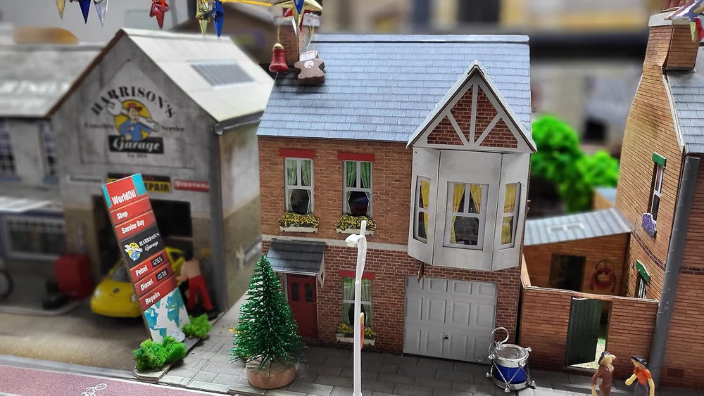 Cardboard Model Building Kit, O Scale 1:48 Railroad Layout Buildings & Ac...