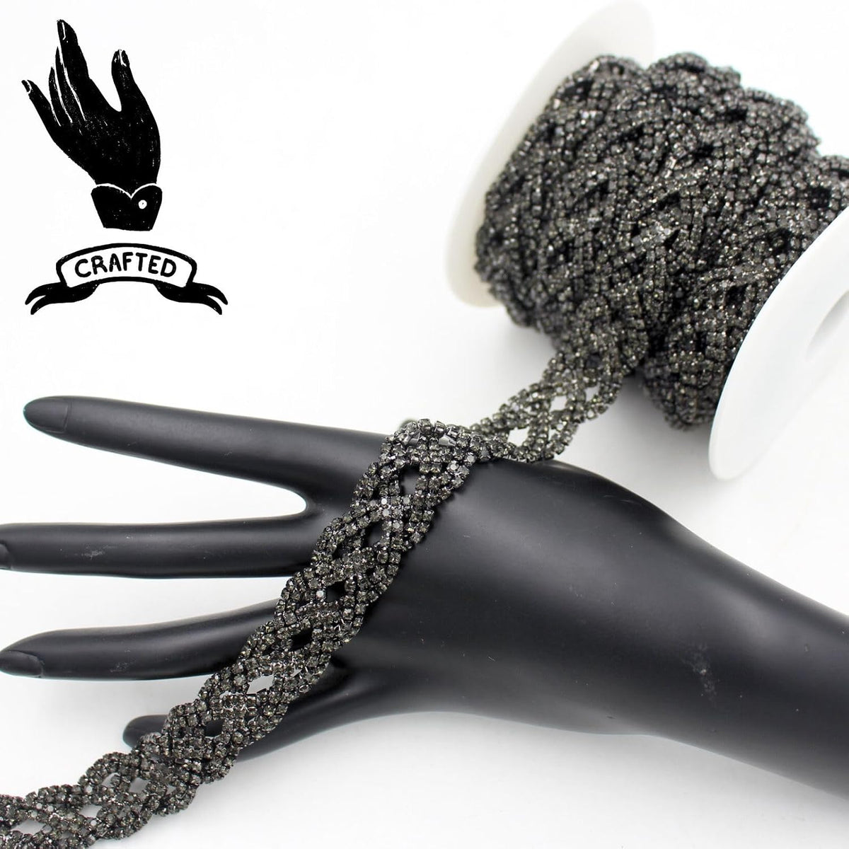 pearly jun 5 yards rhinestone trim chain black, close-up detail