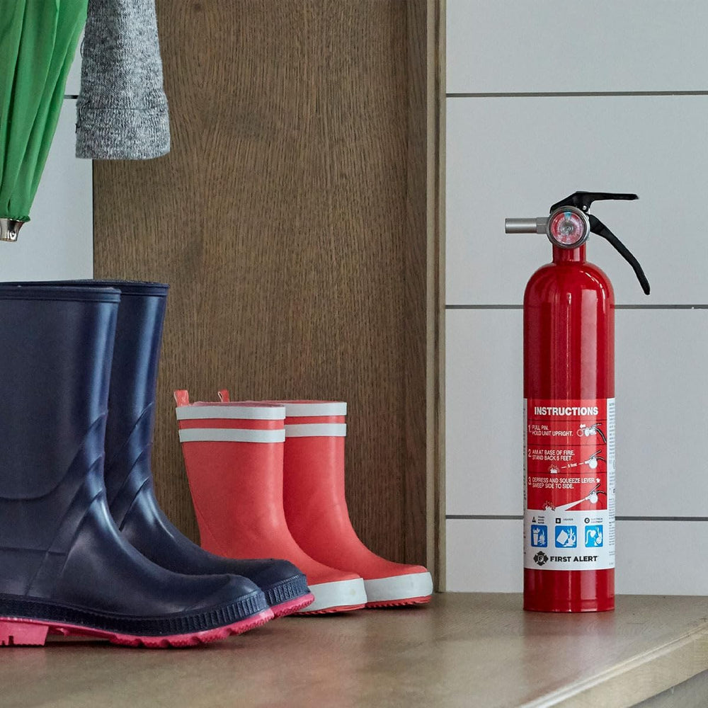 First Alert Fire Extinguisher, Standard Home Use