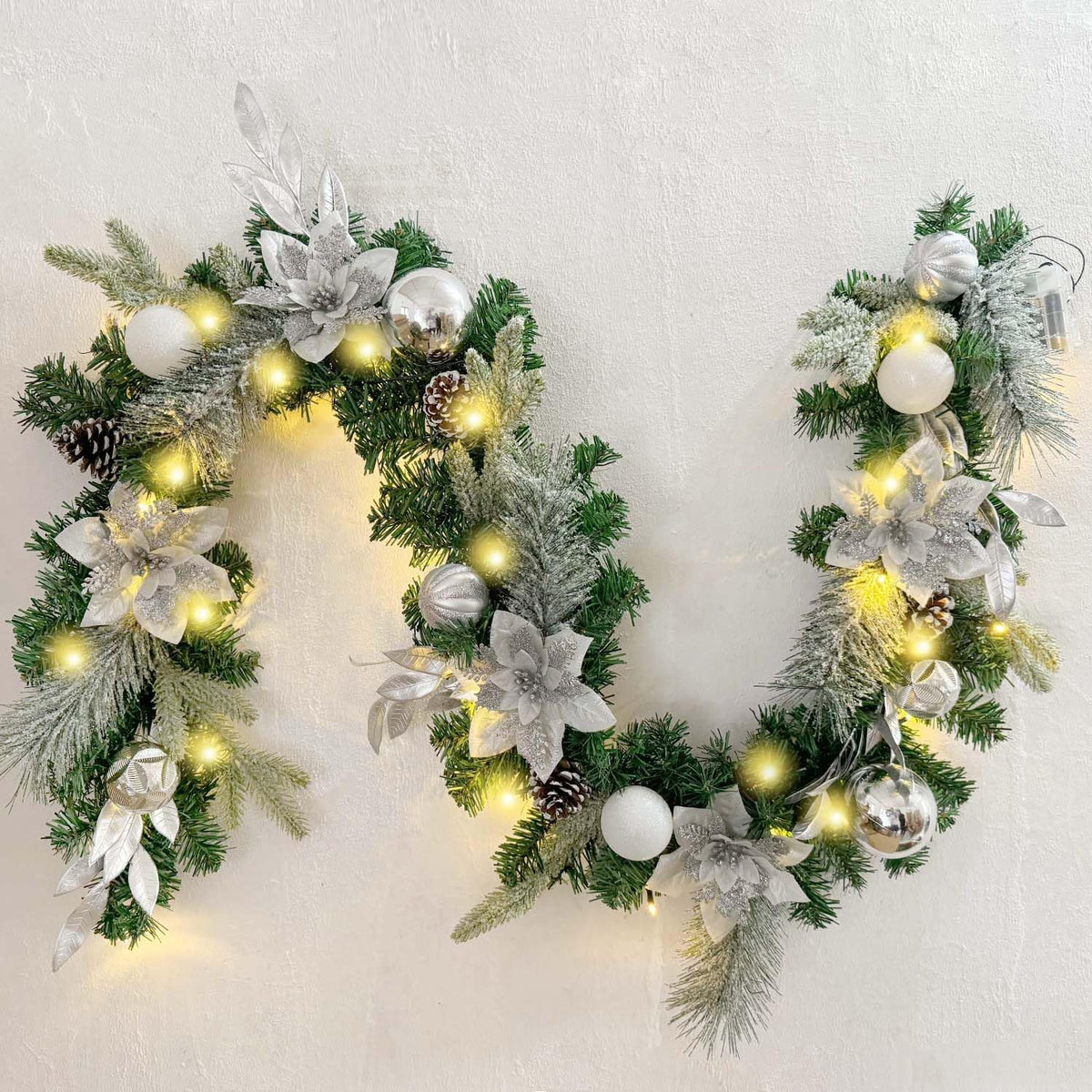WANNA-CUL Pre-Lit 6ft Silver White Christmas Garland with 30 LED Lights