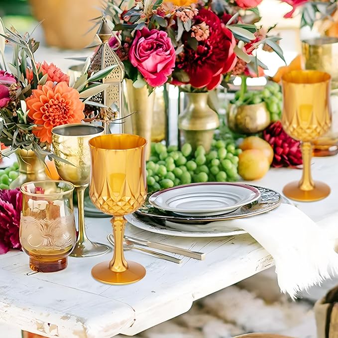 JLYLOL Plastic Vintage Wine Glasses 7OZ Plastic Goblets Vintage Drinking Glasses 24PCS Retro Wedding Glassware Water Goblets Reusable Drinking Cups for Party,Reception,Celebration,Bar,Whiskey(Amber)