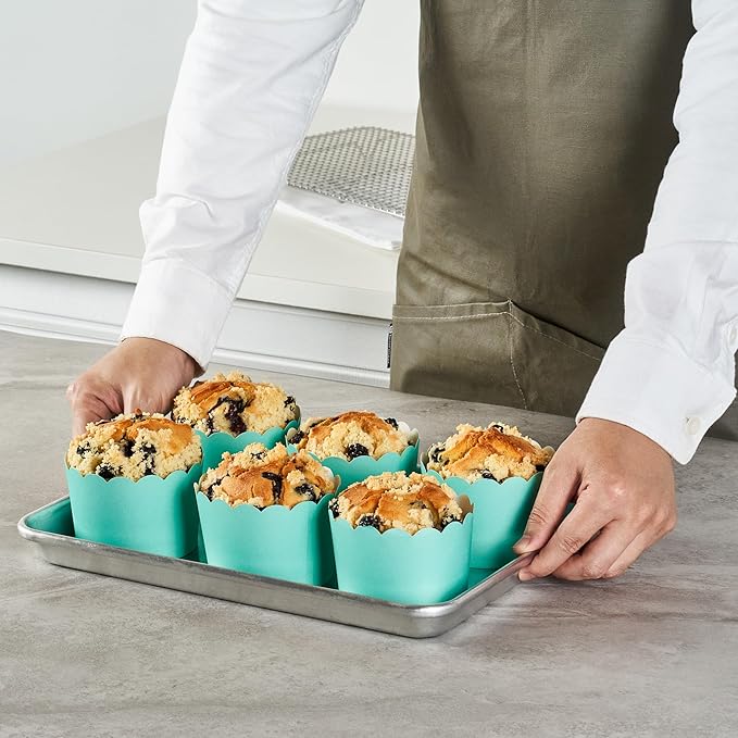 Panificio 10 Ounce Cupcake Wrappers, 200 Scalloped Baking Cups - Oven-Ready, Greaseproof, Turquoise Paper Cupcake Liners, Disposable, For Birthdays, Baby Showers, Or Weddings - Restaurantware (200 Pack)