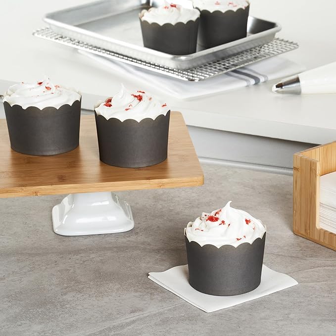 Panificio 10 Ounce Cupcake Wrappers, 200 Scalloped Baking Cups - Oven-Ready, Greaseproof, Gray Paper Cupcake Liners, Disposable, For Birthdays, Baby Showers, Or Weddings - Restaurantware (200 Pack)