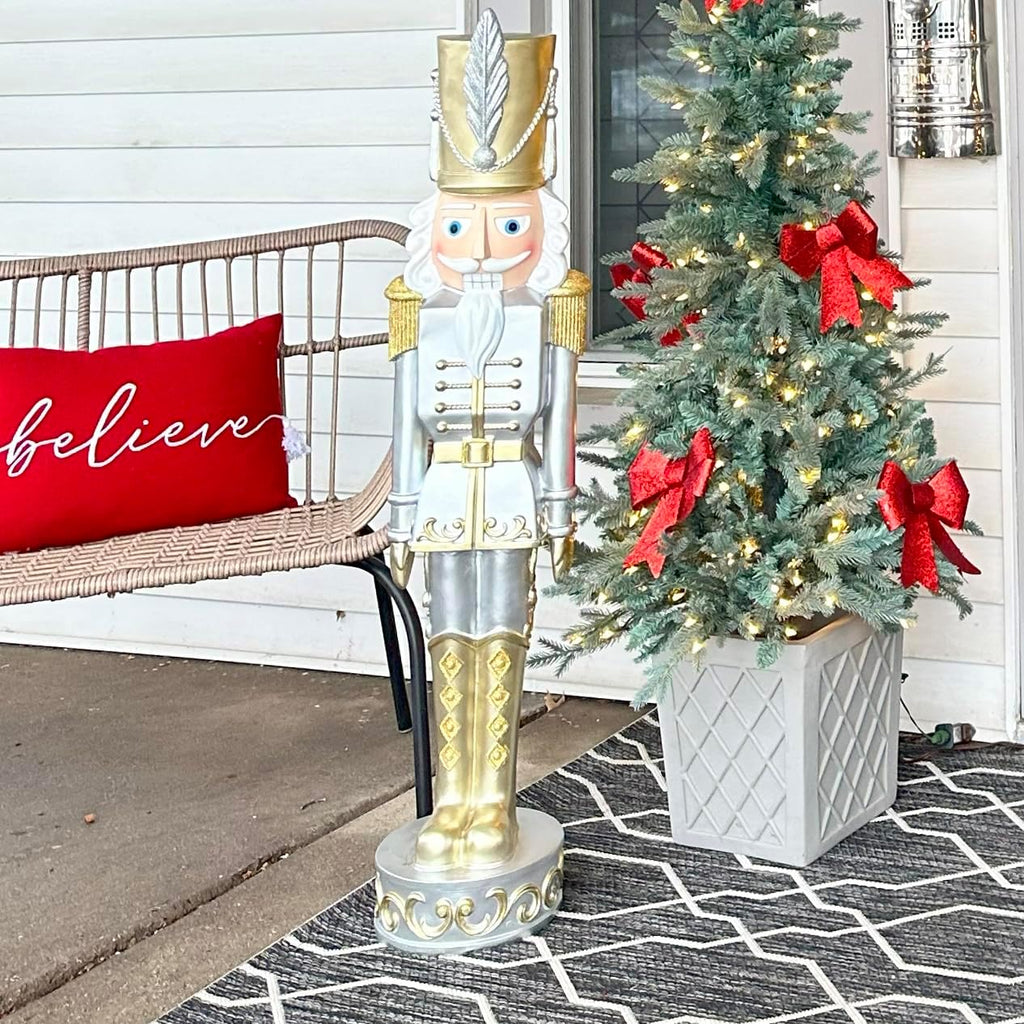 haute decor christmas nutcracker - gold and silver, close-up detail
