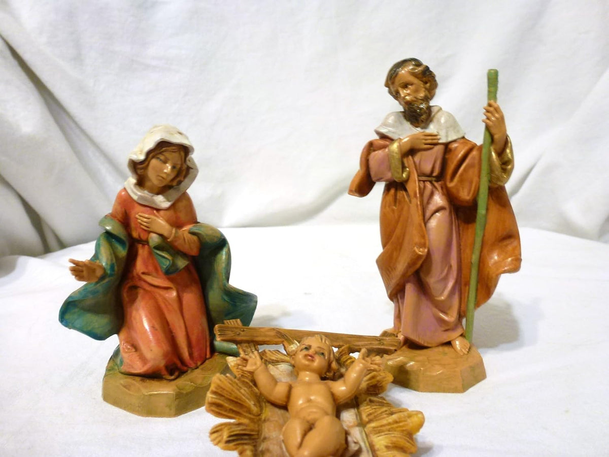 fontanini by roman classic holy family nativity set shown in use