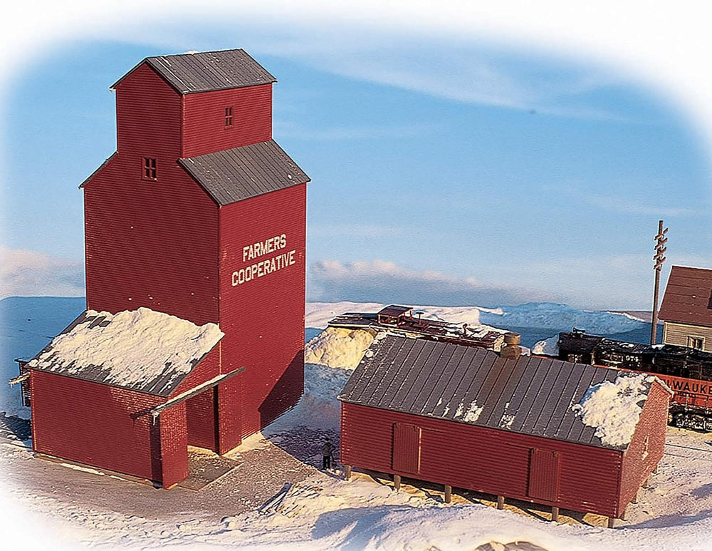 Walthers Cornerstone Farmer's Co-op Rural Grain Elevator 933-3238 N Scale...