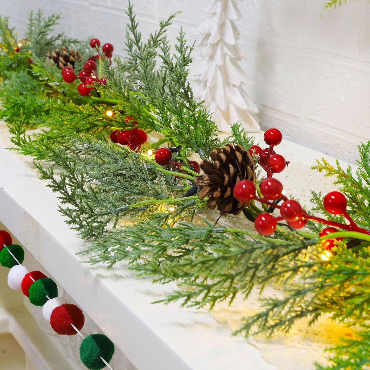 Lulu Home 9FT Pre-lit Christmas Garland, 30 LEDs