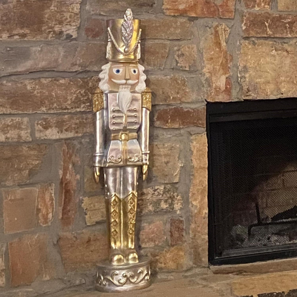 haute decor christmas nutcracker - gold and silver, package contents