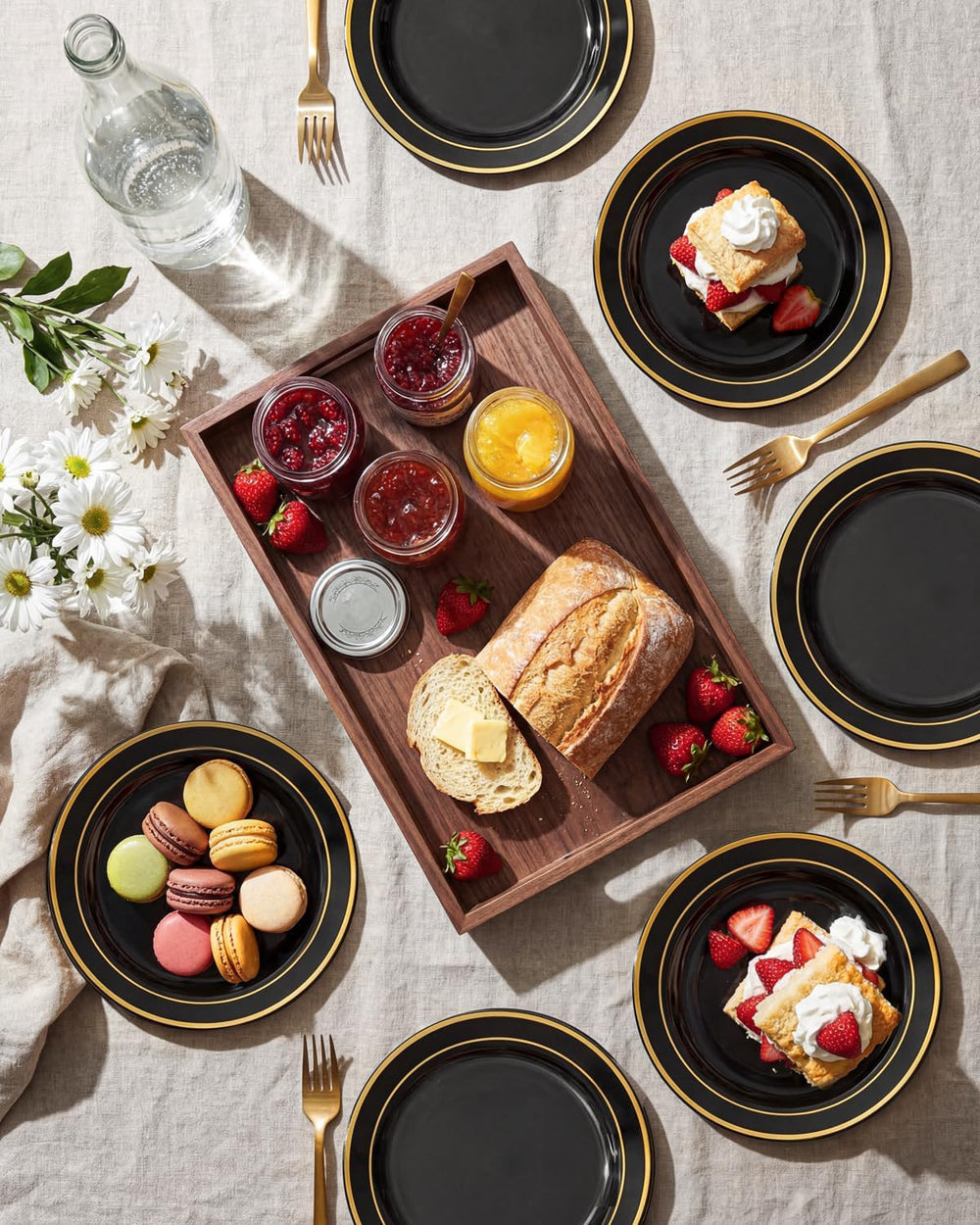 bUCLA 200PCS Black and Gold Plastic Plates - 6.25inch Black with Gold Rim Dis...